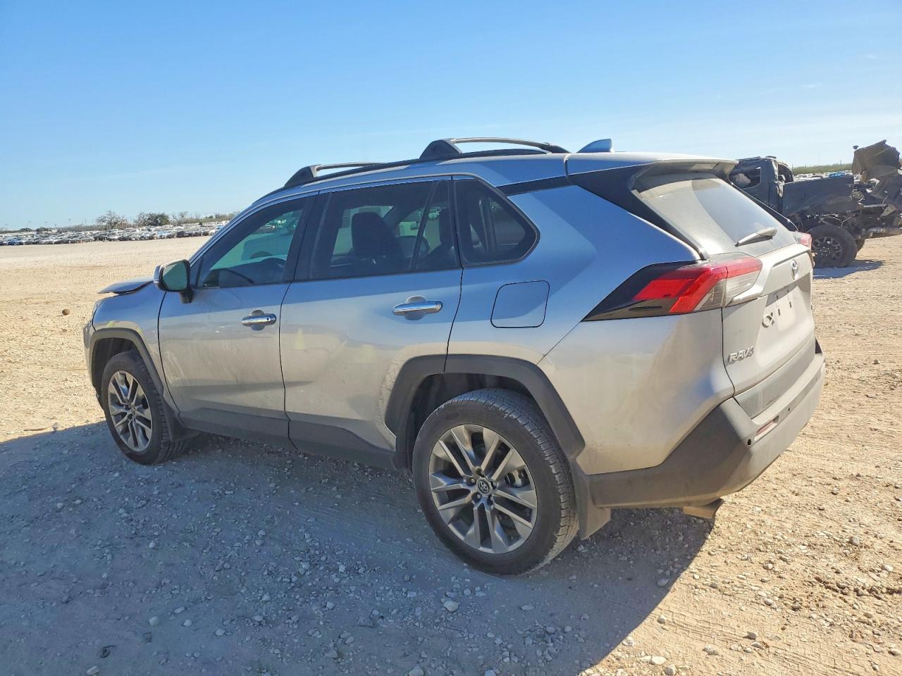 2019 TOYOTA RAV4 LIMITED photo 2