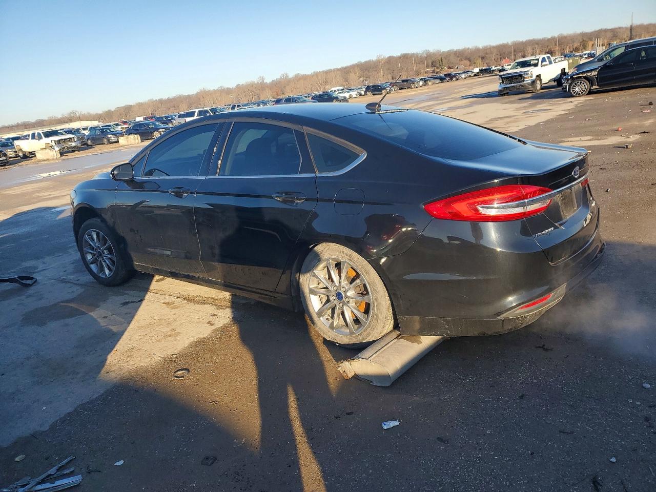 2017 FORD FUSION SE photo 2