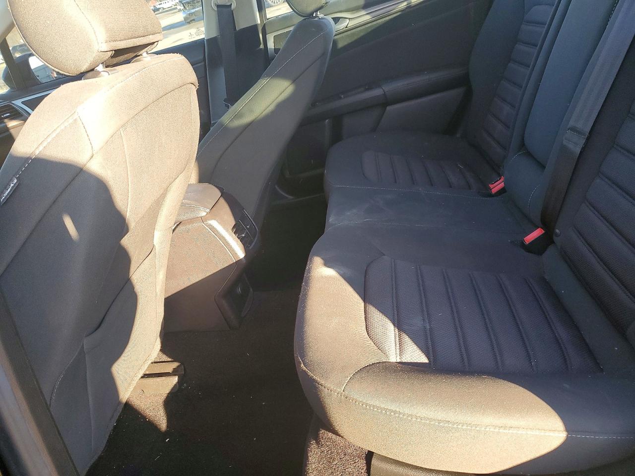 2017 FORD FUSION SE photo 10