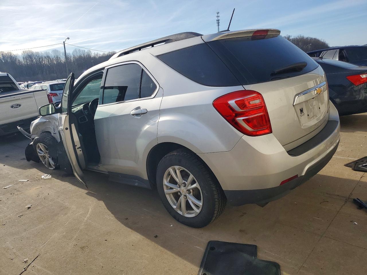 2016 CHEVROLET EQUINOX LT photo 2