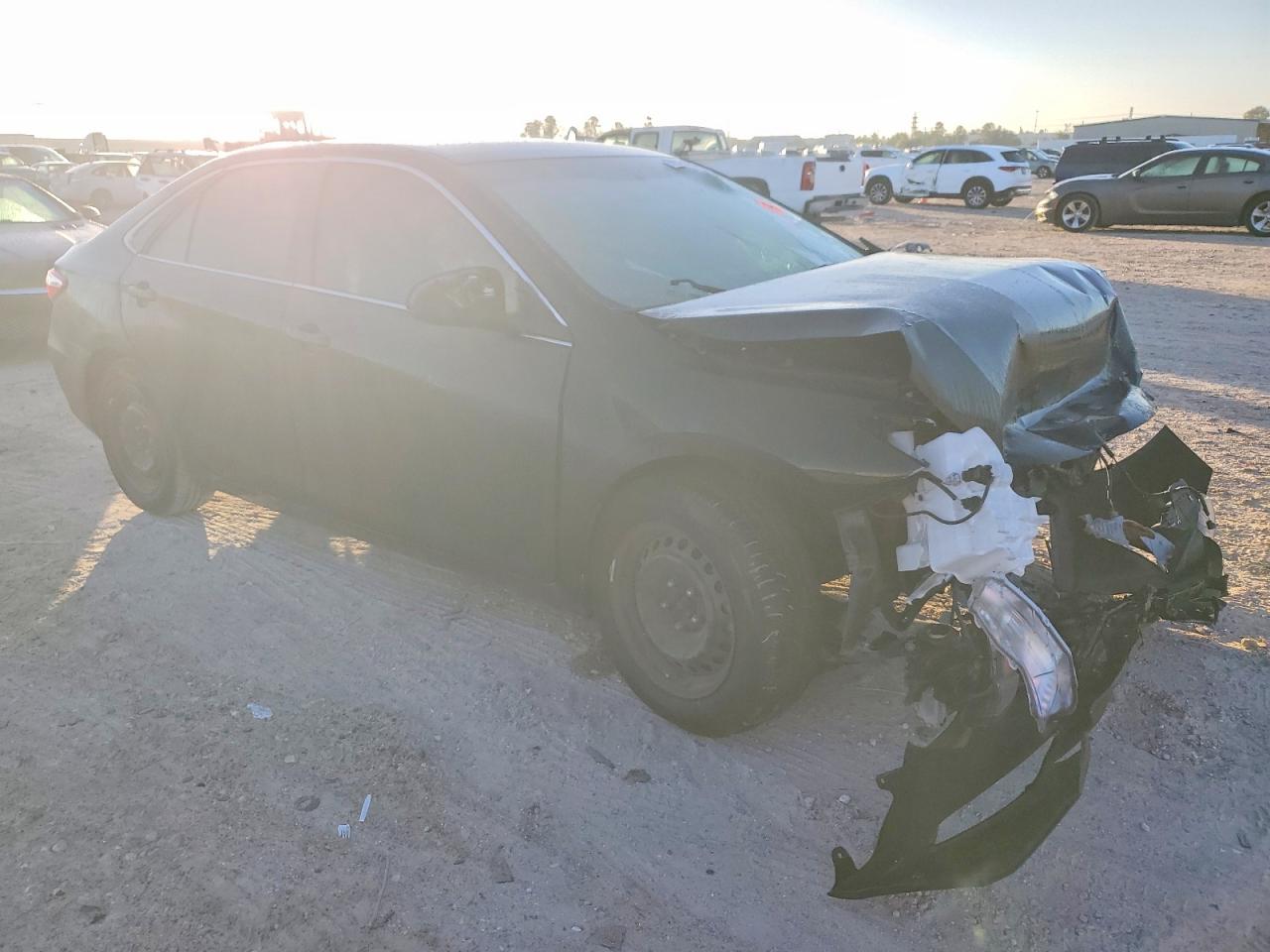 2016 TOYOTA CAMRY LE photo 7