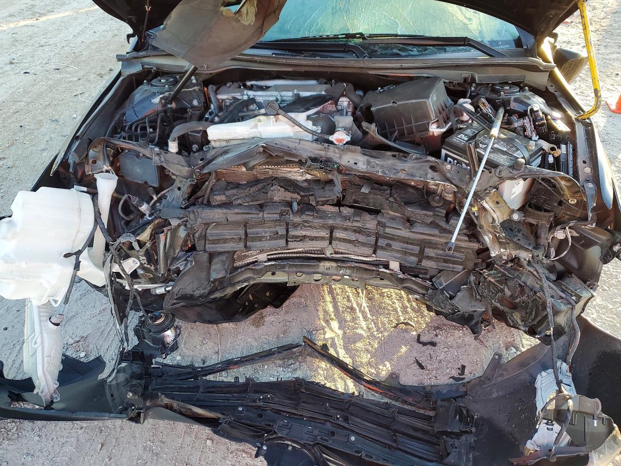 2016 TOYOTA CAMRY LE photo 23