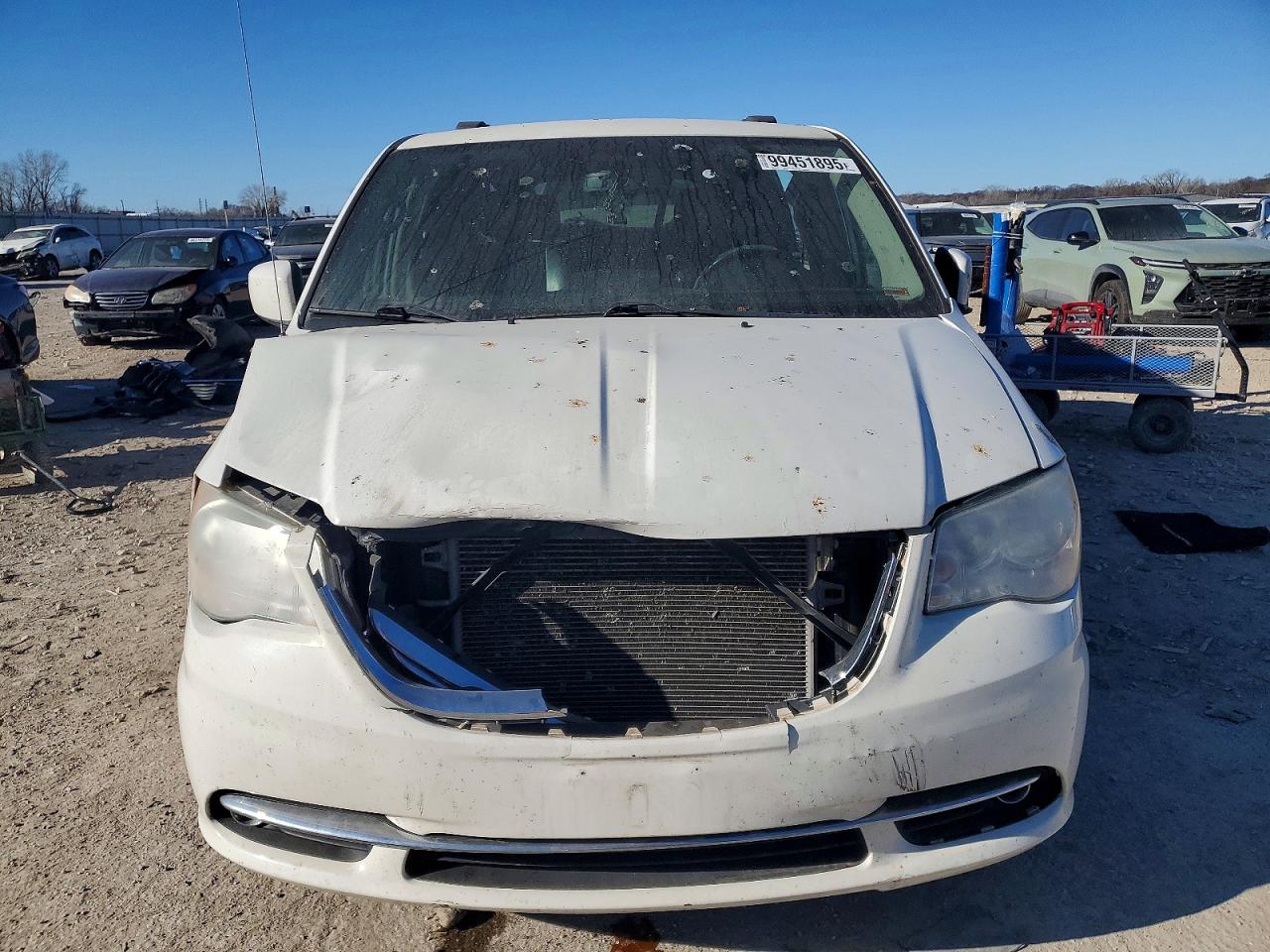 2011 CHRYSLER TOWN & COUNTRY TOURING L photo 5