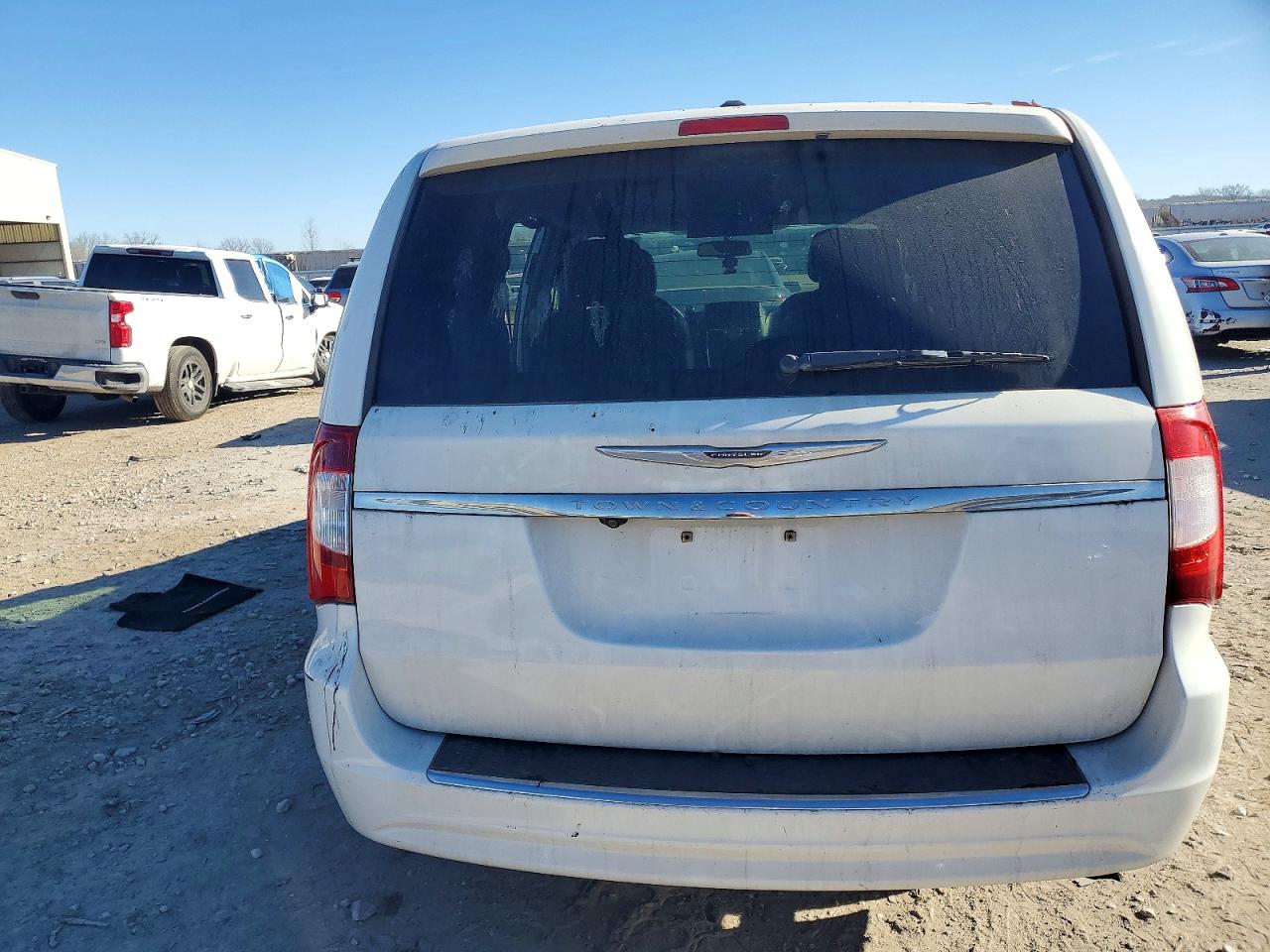 2011 CHRYSLER TOWN & COUNTRY TOURING L photo 6