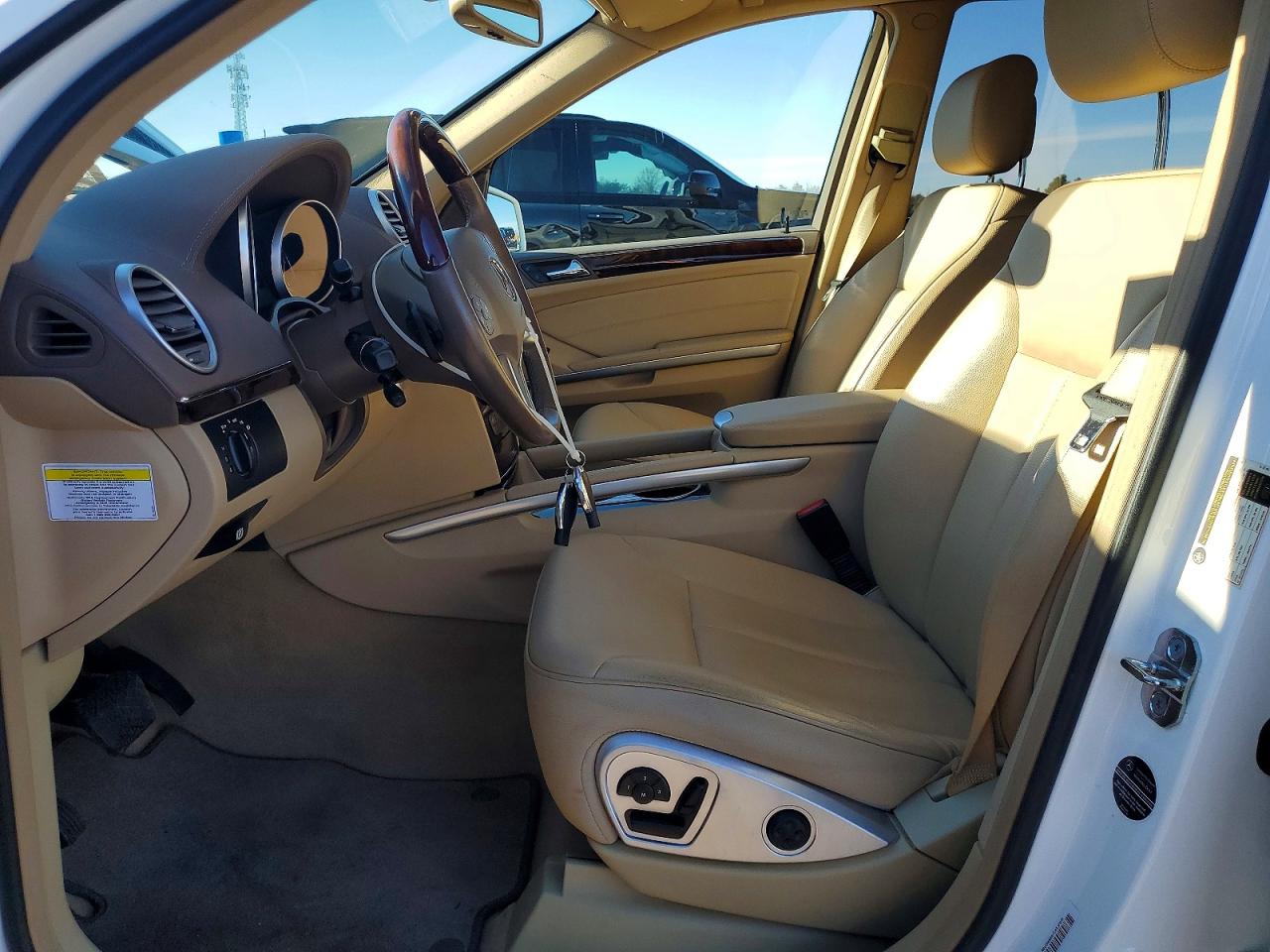 2011 MERCEDES-BENZ GL 350 BLUETEC photo 19