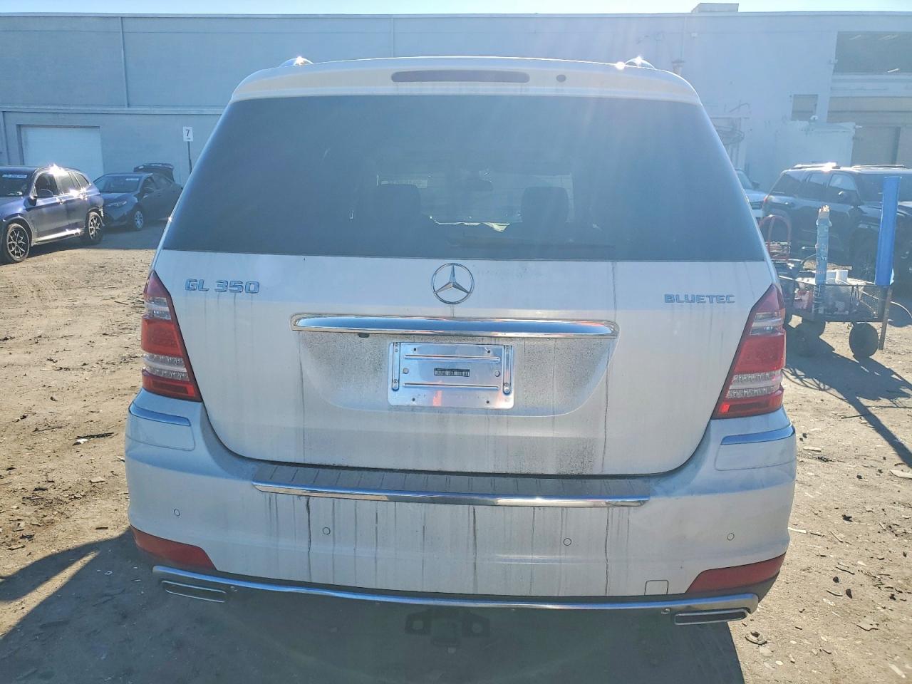 2011 MERCEDES-BENZ GL 350 BLUETEC photo 16