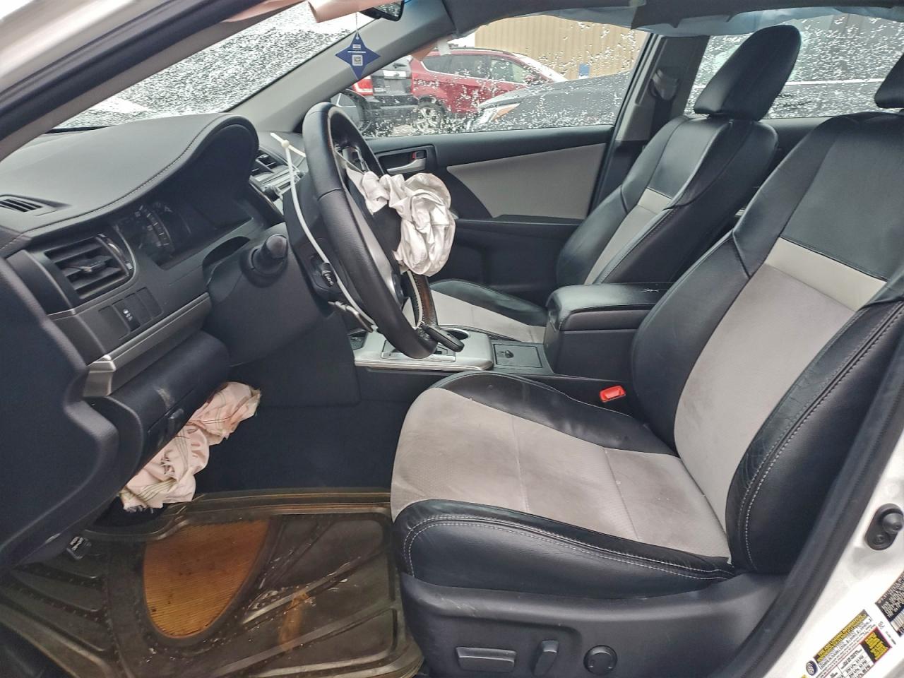 2012 TOYOTA CAMRY SE photo 7
