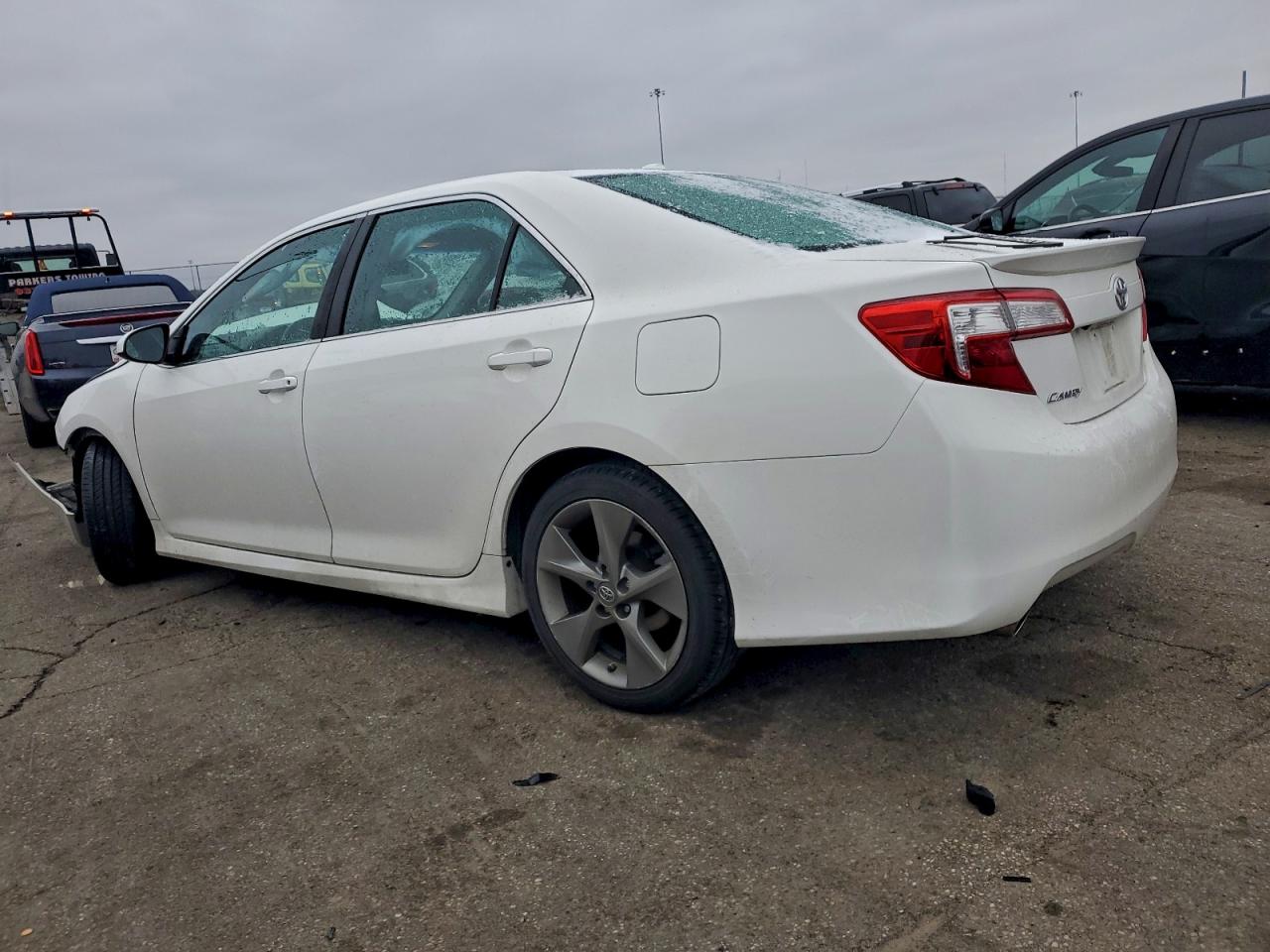 2012 TOYOTA CAMRY SE photo 2