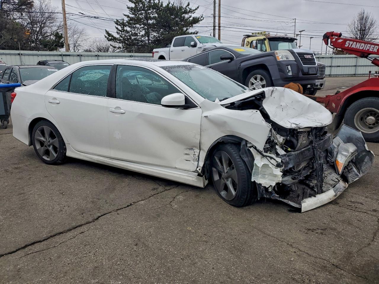 2012 TOYOTA CAMRY SE photo 4