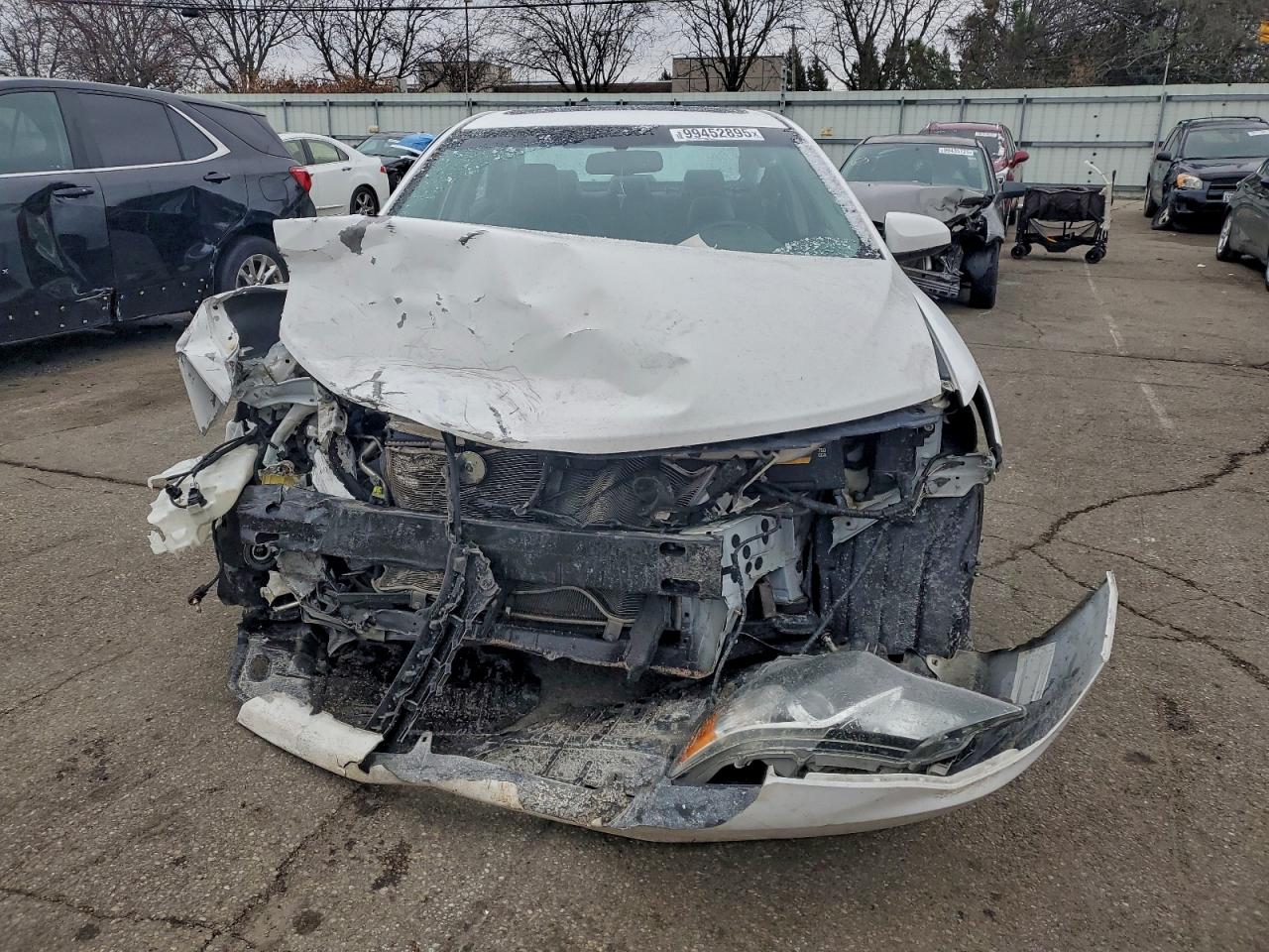 2012 TOYOTA CAMRY SE photo 5