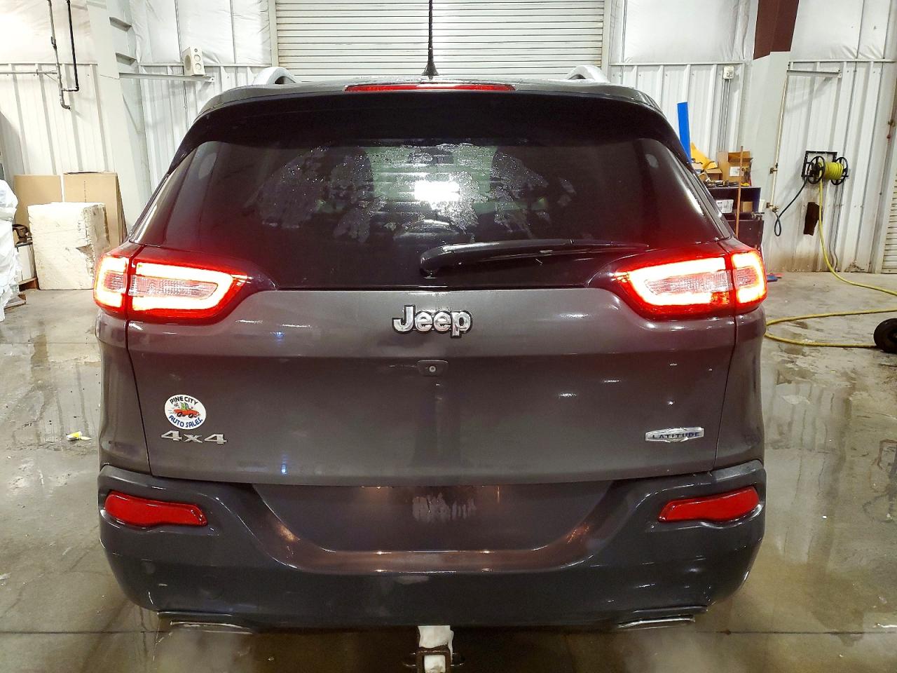 2015 JEEP CHEROKEE LATITUDE photo 6