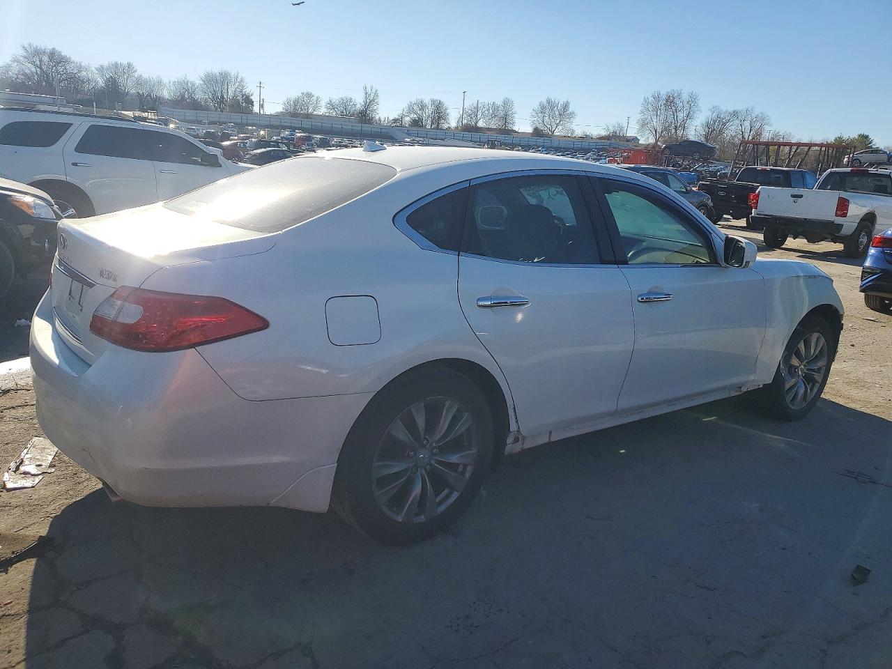 2011 INFINITI M37 X photo 3