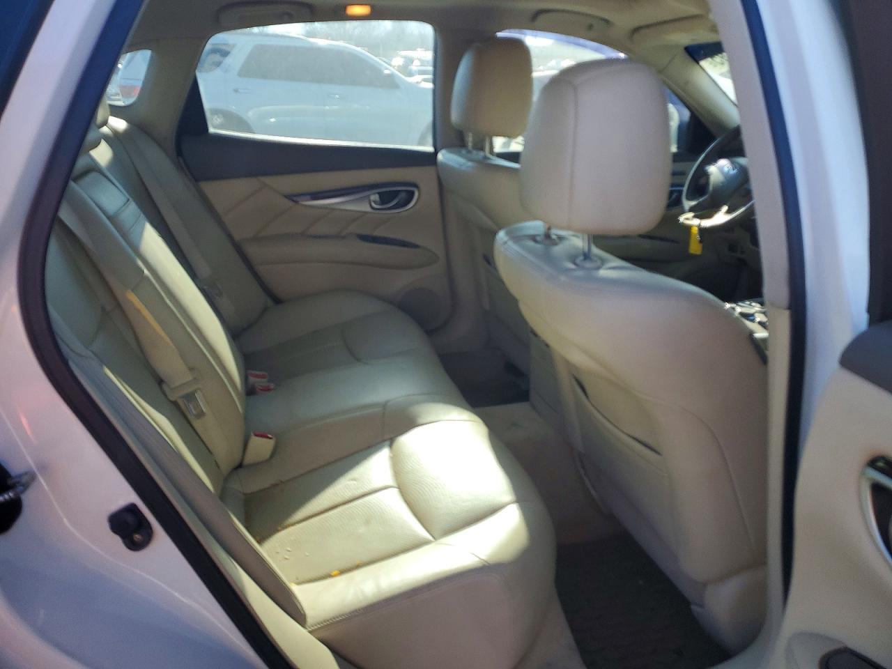 2011 INFINITI M37 X photo 10