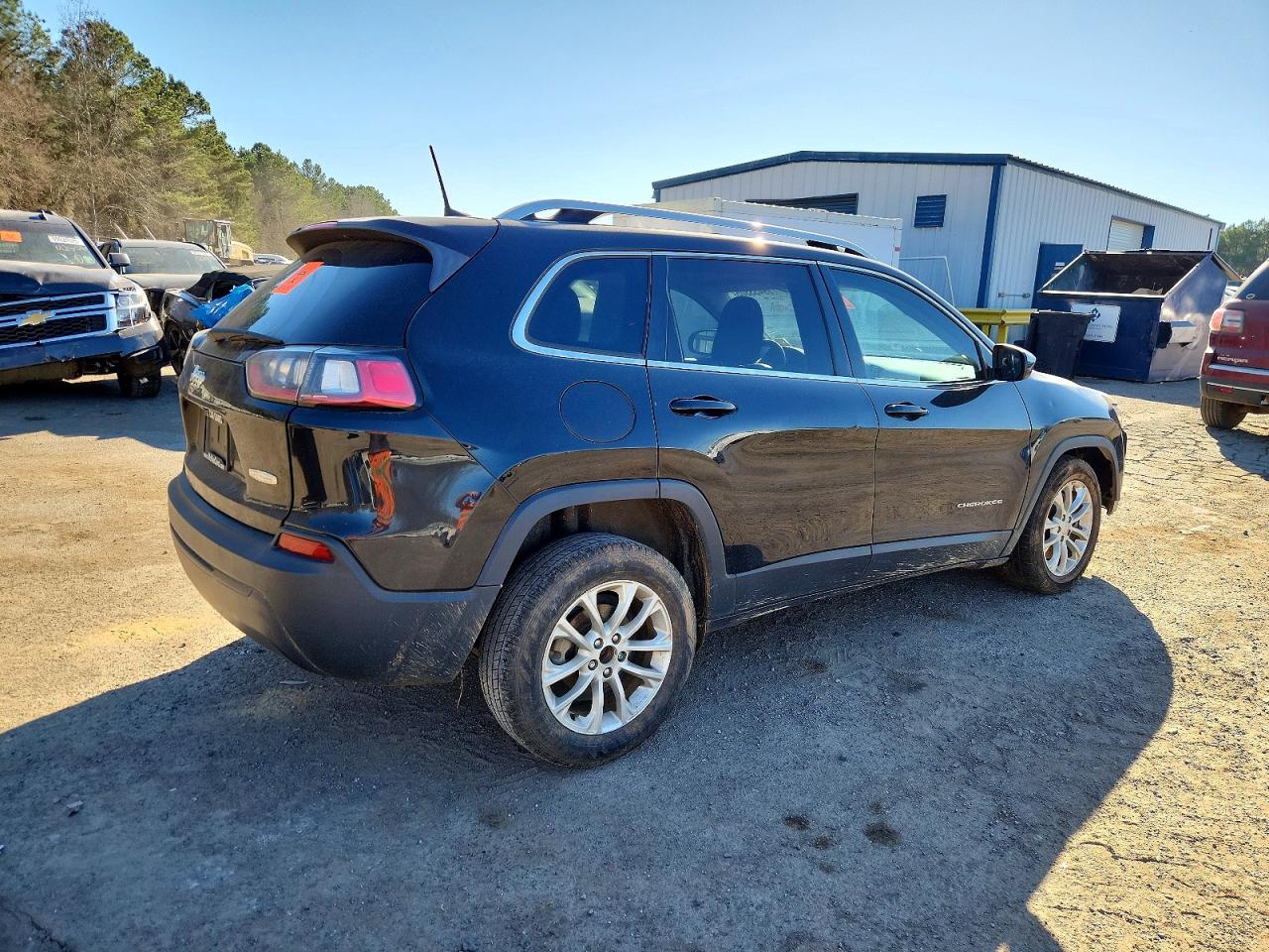 2019 JEEP CHEROKEE LATITUDE photo 3