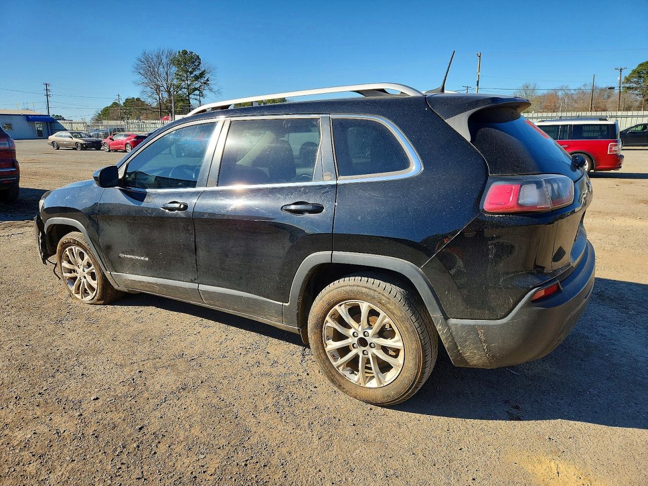 2019 JEEP CHEROKEE LATITUDE photo 2