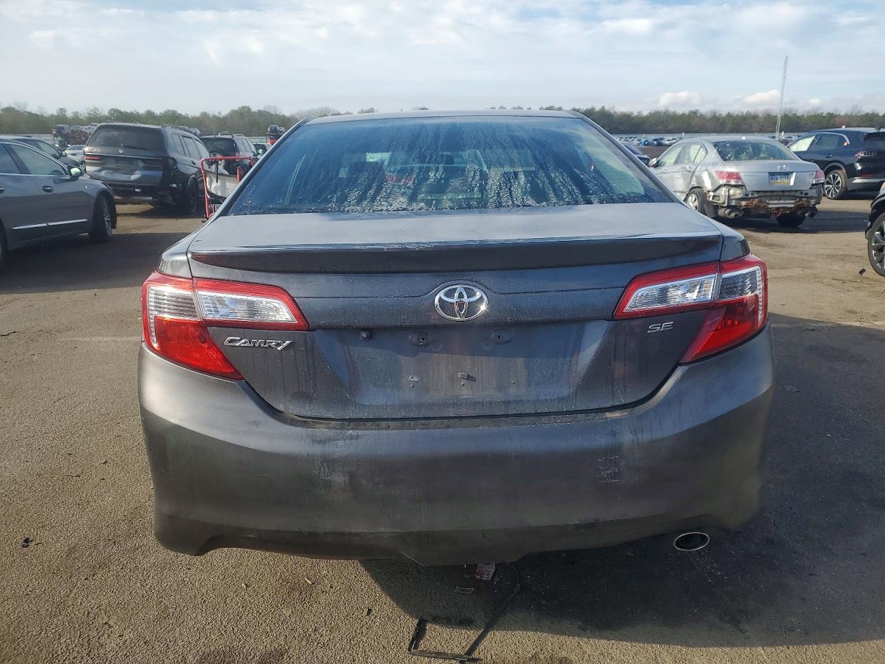 2013 TOYOTA CAMRY L photo 6