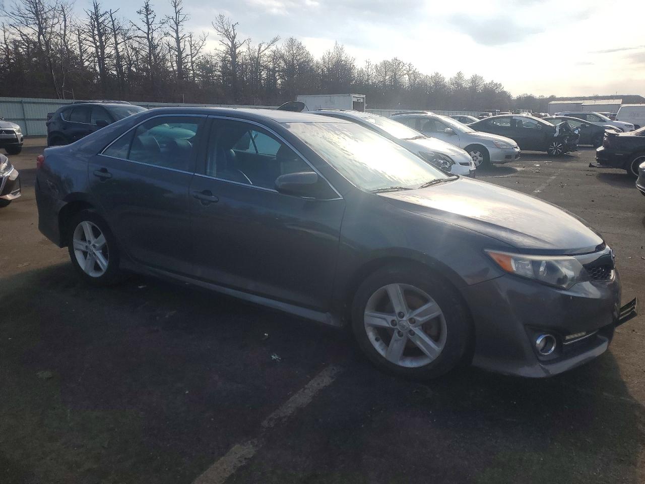 2013 TOYOTA CAMRY L photo 4
