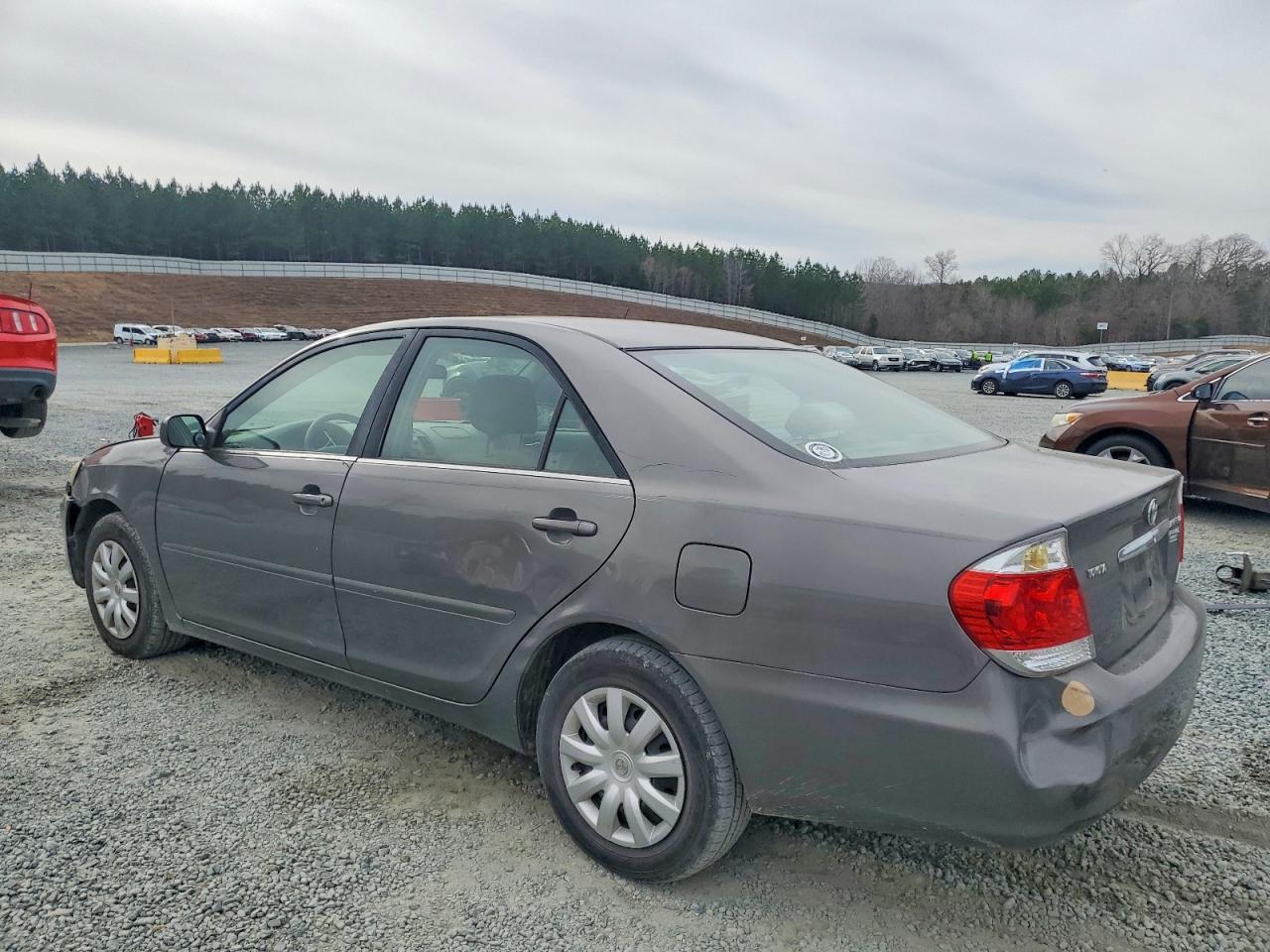 2005 TOYOTA CAMRY LE photo 2