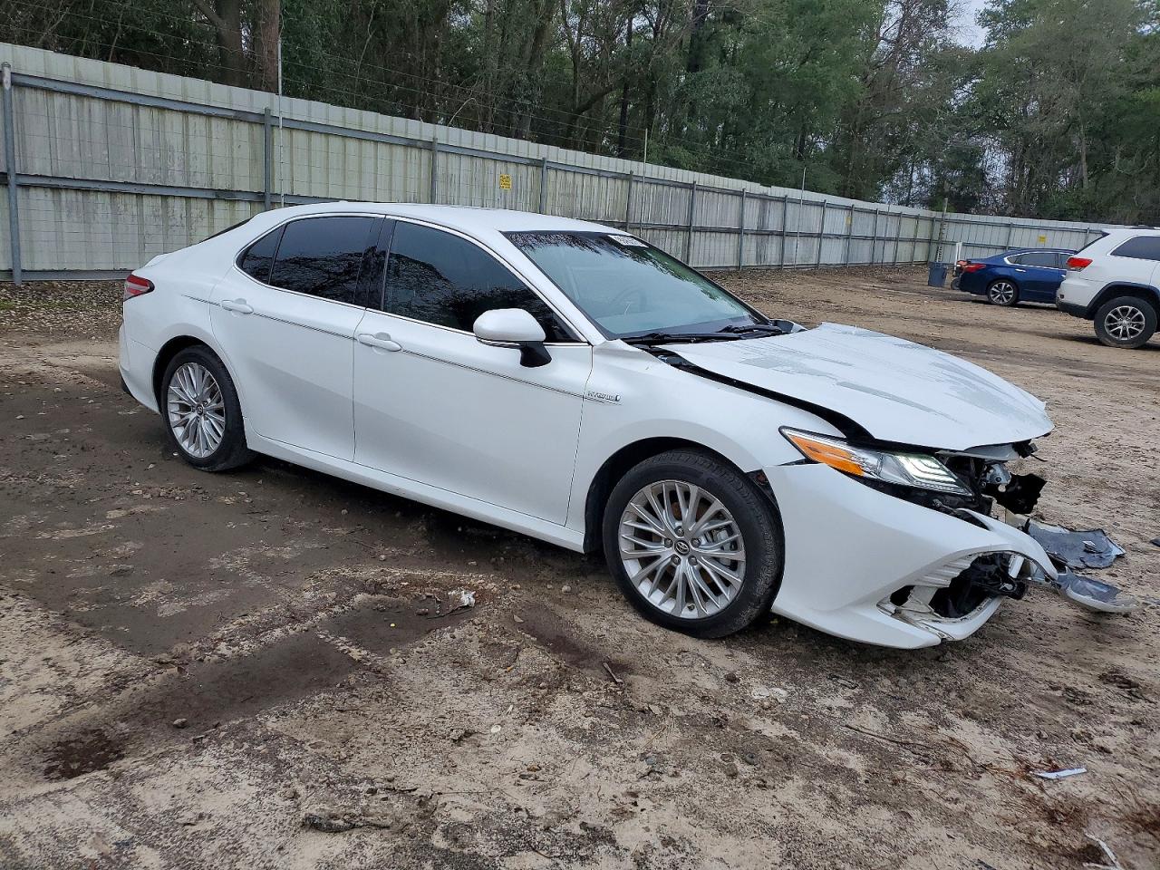 2019 TOYOTA CAMRY HYBRID photo 7
