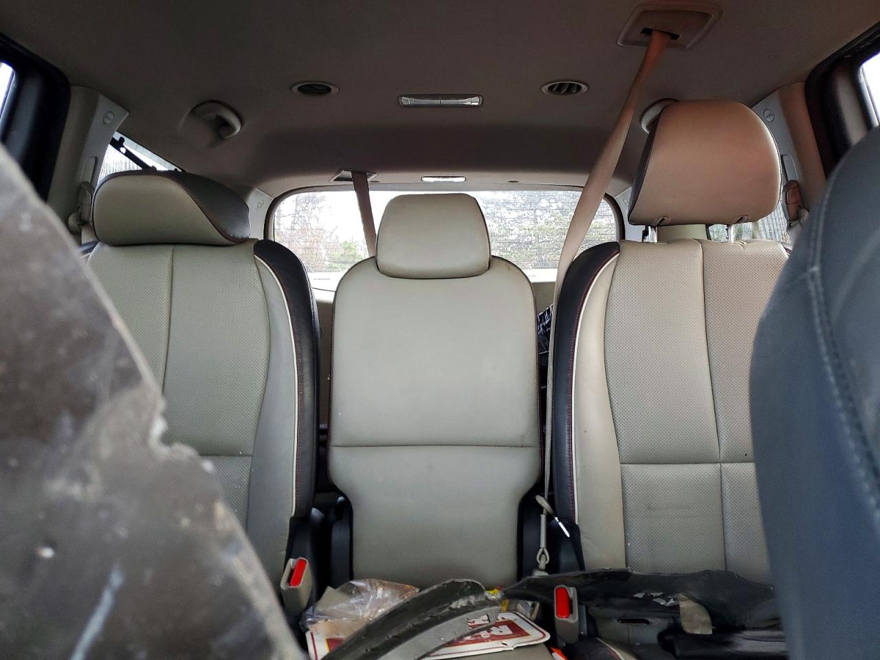 2017 KIA SEDONA LX photo 10