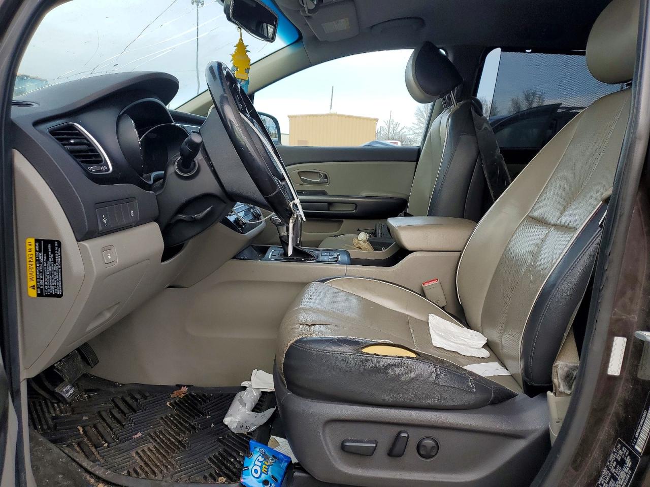2017 KIA SEDONA LX photo 7