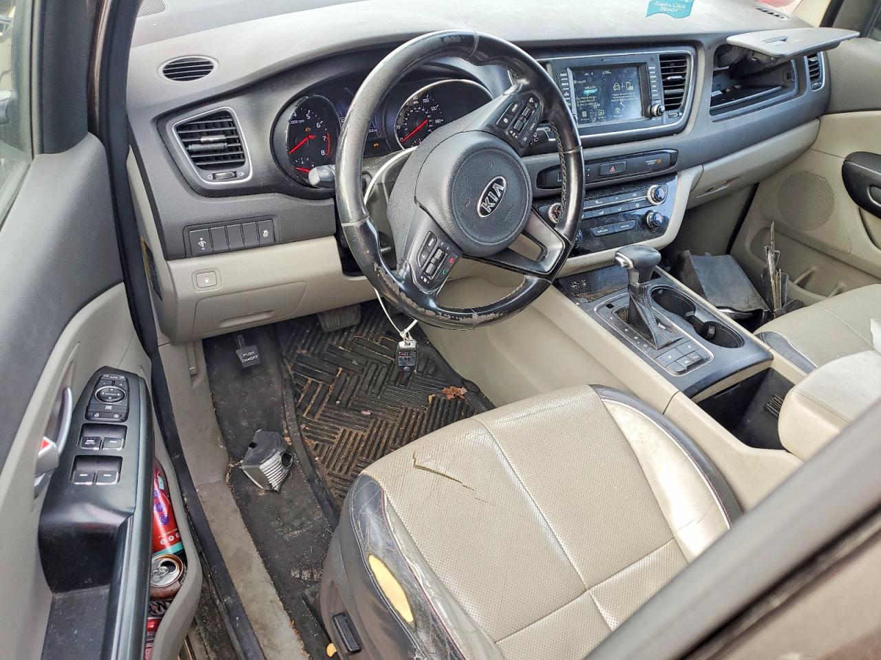 2017 KIA SEDONA LX photo 8