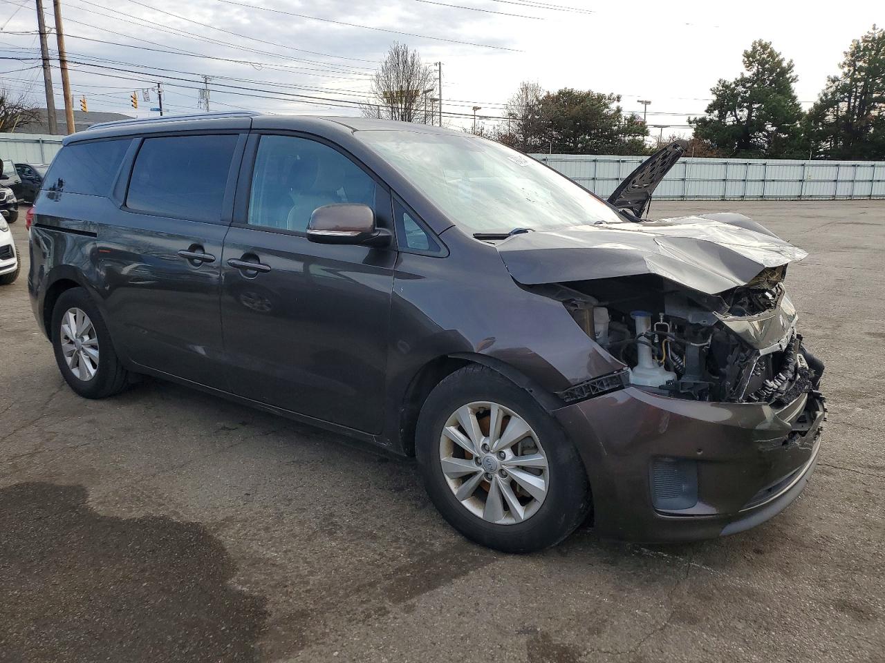 2017 KIA SEDONA LX photo 4