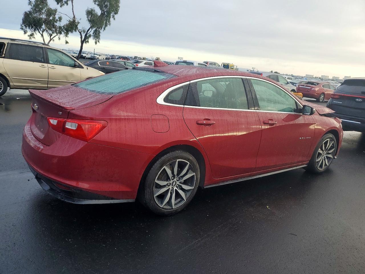 2018 CHEVROLET MALIBU LT photo 3