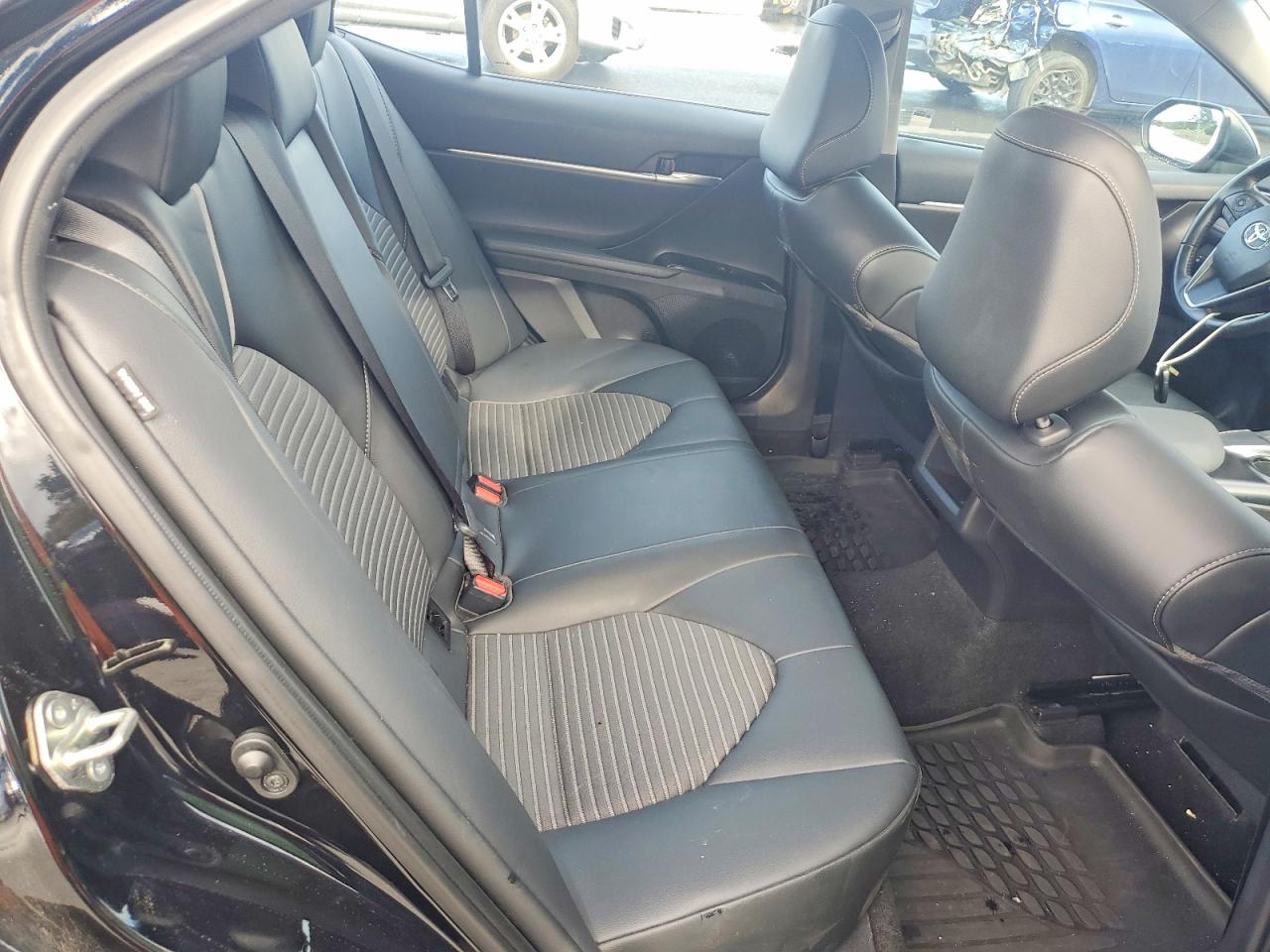2020 TOYOTA CAMRY SE photo 19