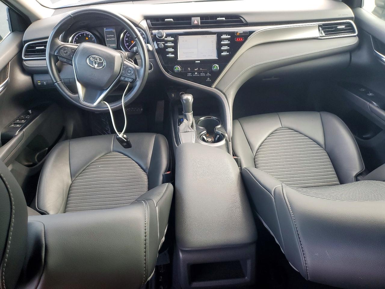 2020 TOYOTA CAMRY SE photo 15