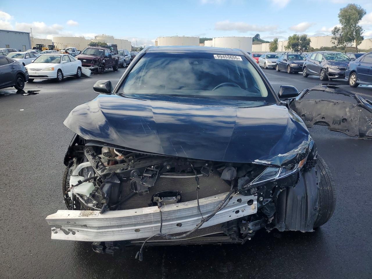 2020 TOYOTA CAMRY SE photo 9