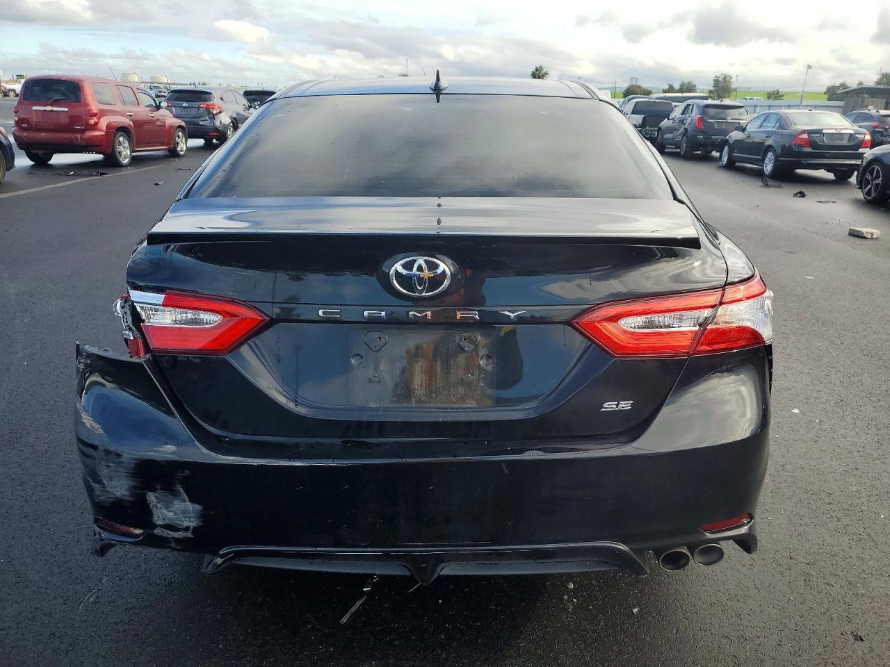 2020 TOYOTA CAMRY SE photo 11