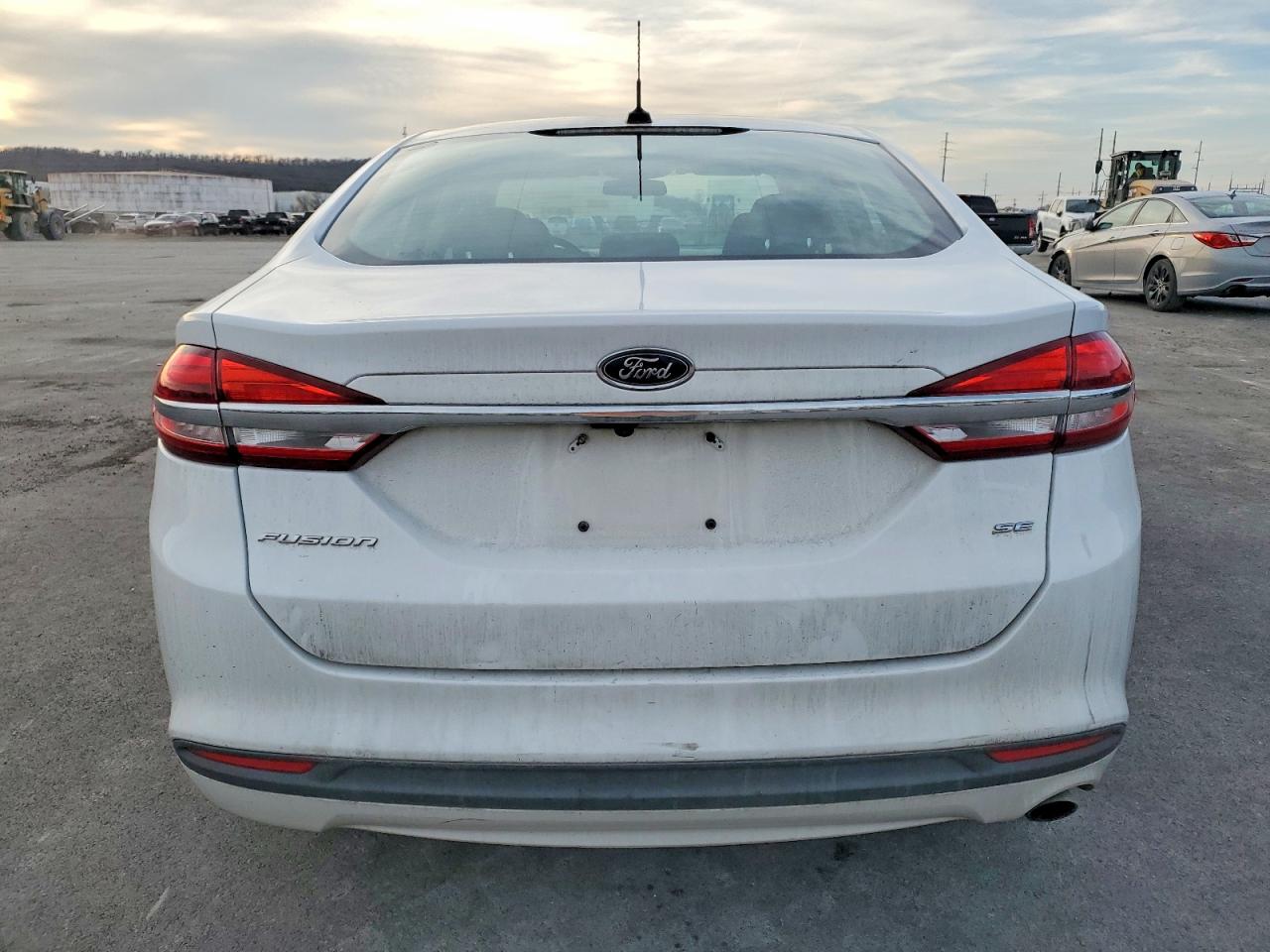 2017 FORD FUSION SE photo 11