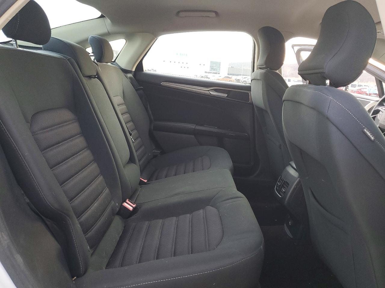 2017 FORD FUSION SE photo 19