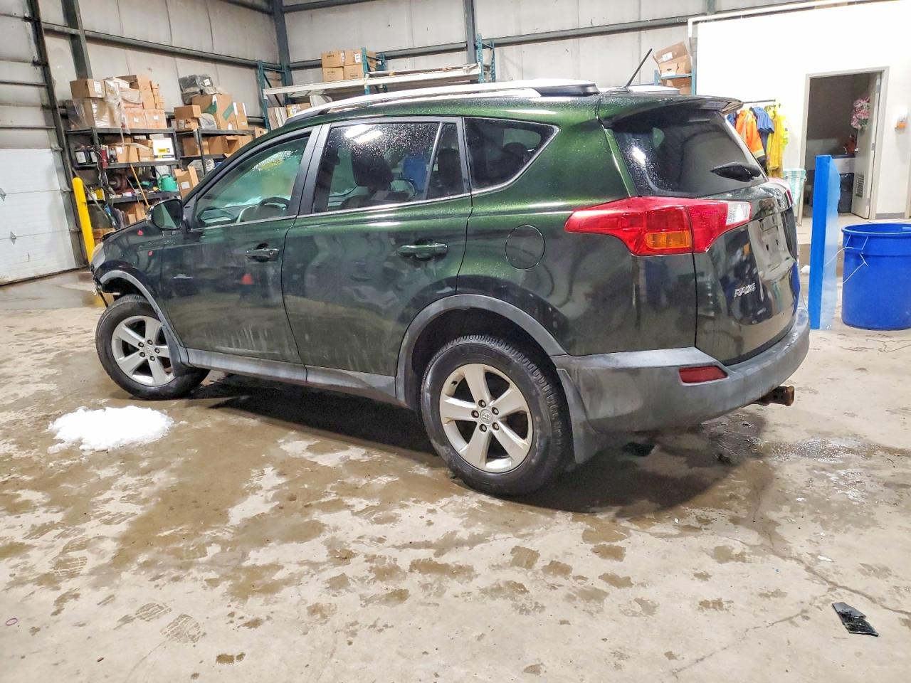 2013 TOYOTA RAV4 XLE photo 2