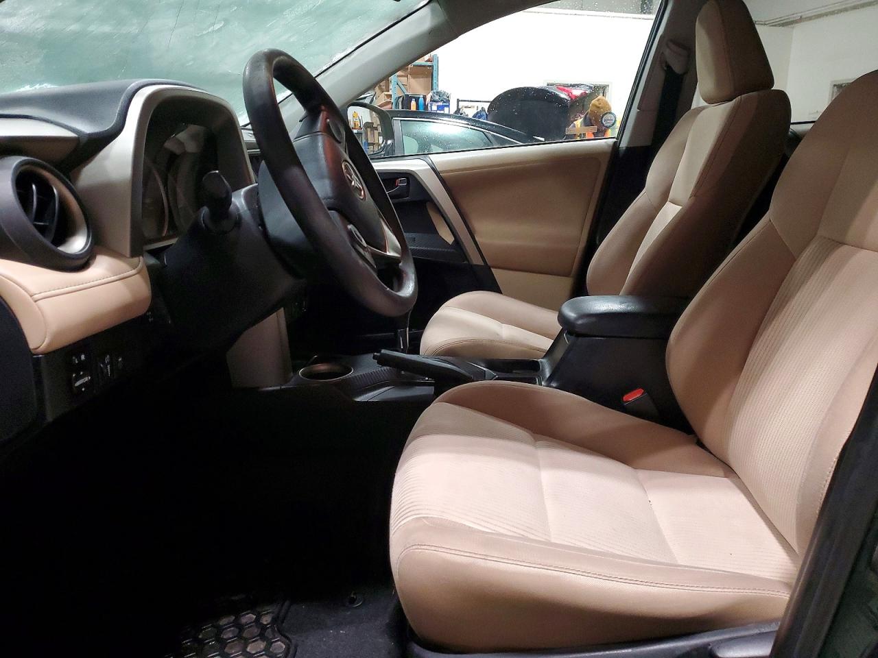 2013 TOYOTA RAV4 XLE photo 7