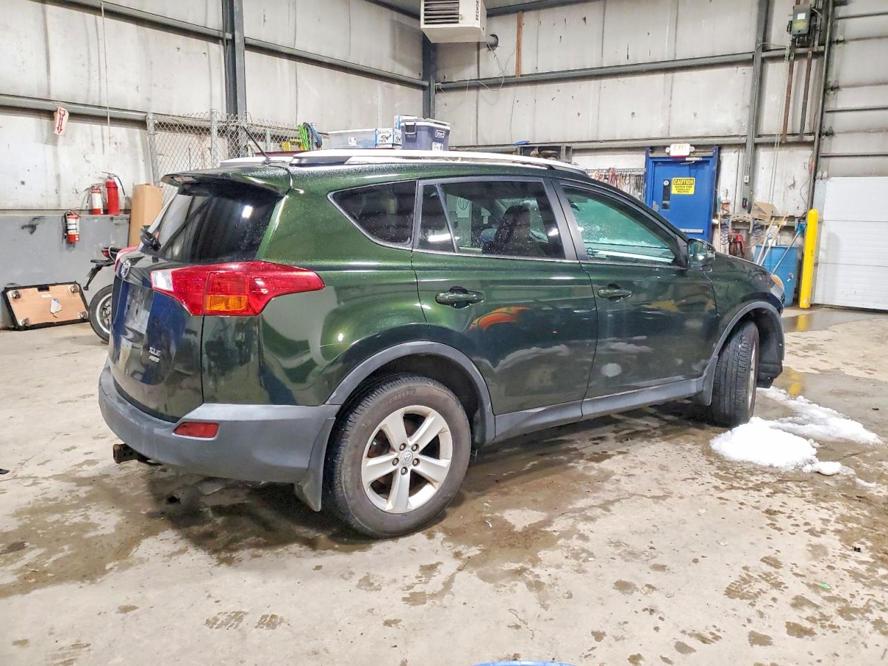 2013 TOYOTA RAV4 XLE photo 3