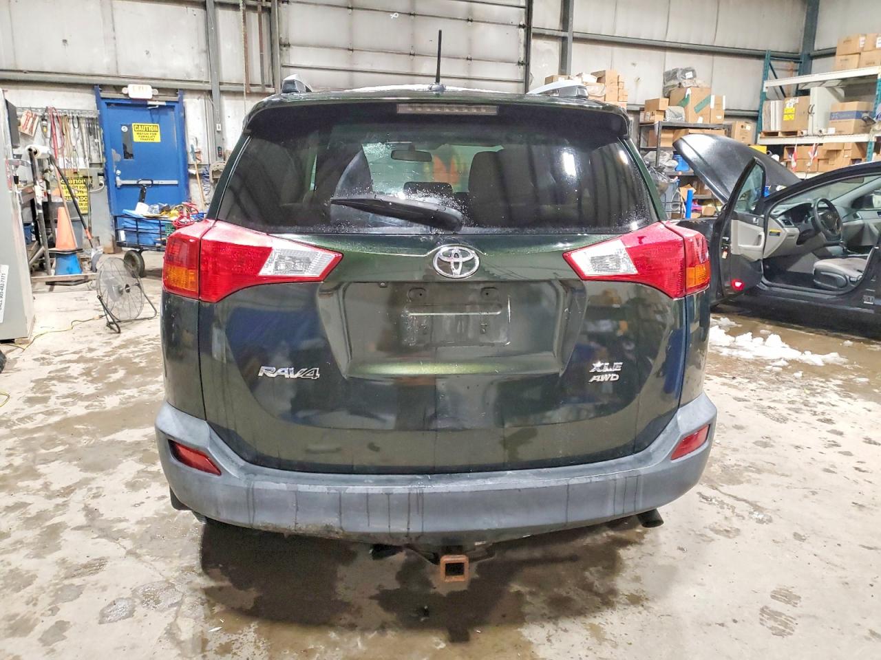 2013 TOYOTA RAV4 XLE photo 6