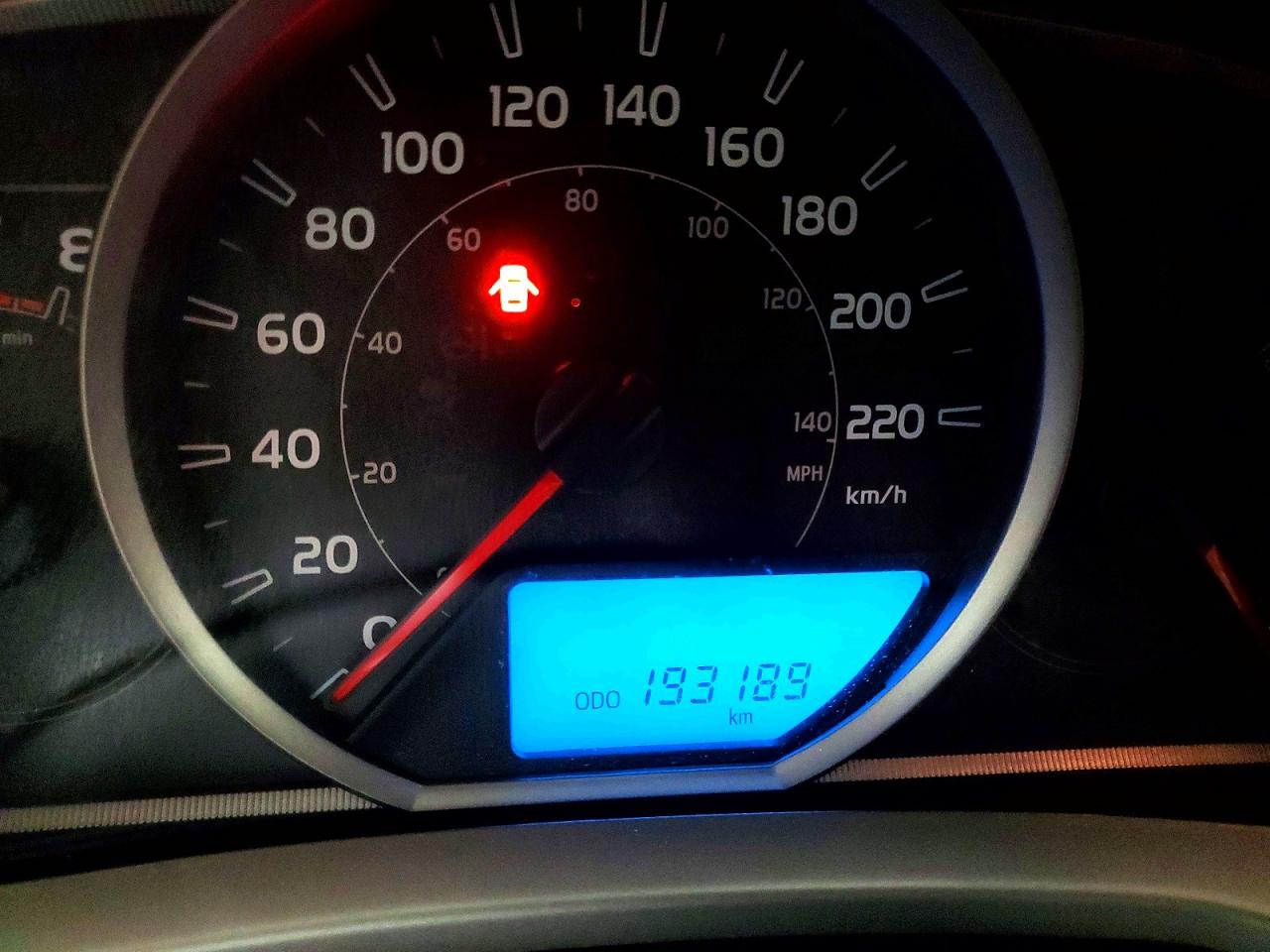 2013 TOYOTA RAV4 XLE photo 9