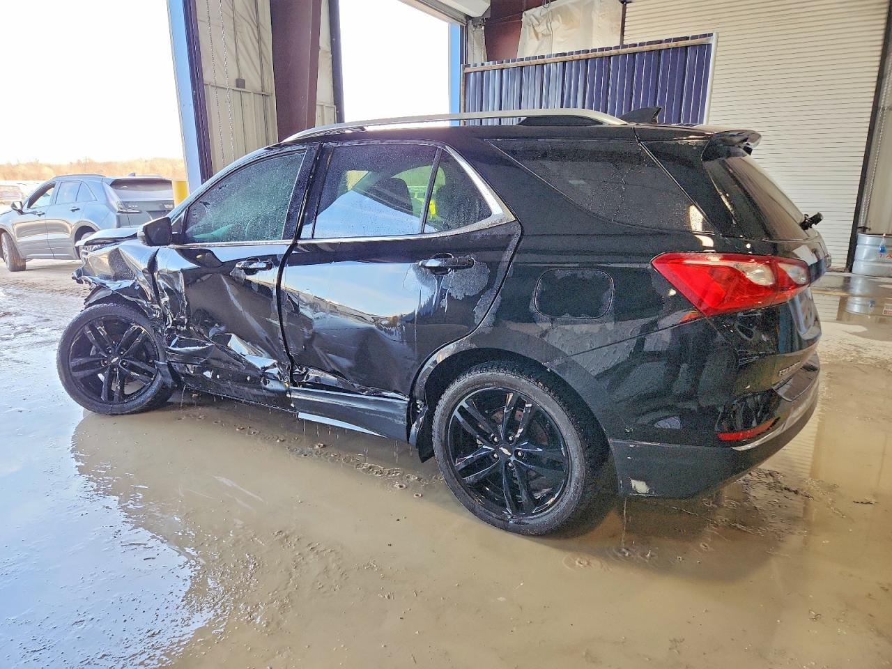 2020 CHEVROLET EQUINOX LT photo 2
