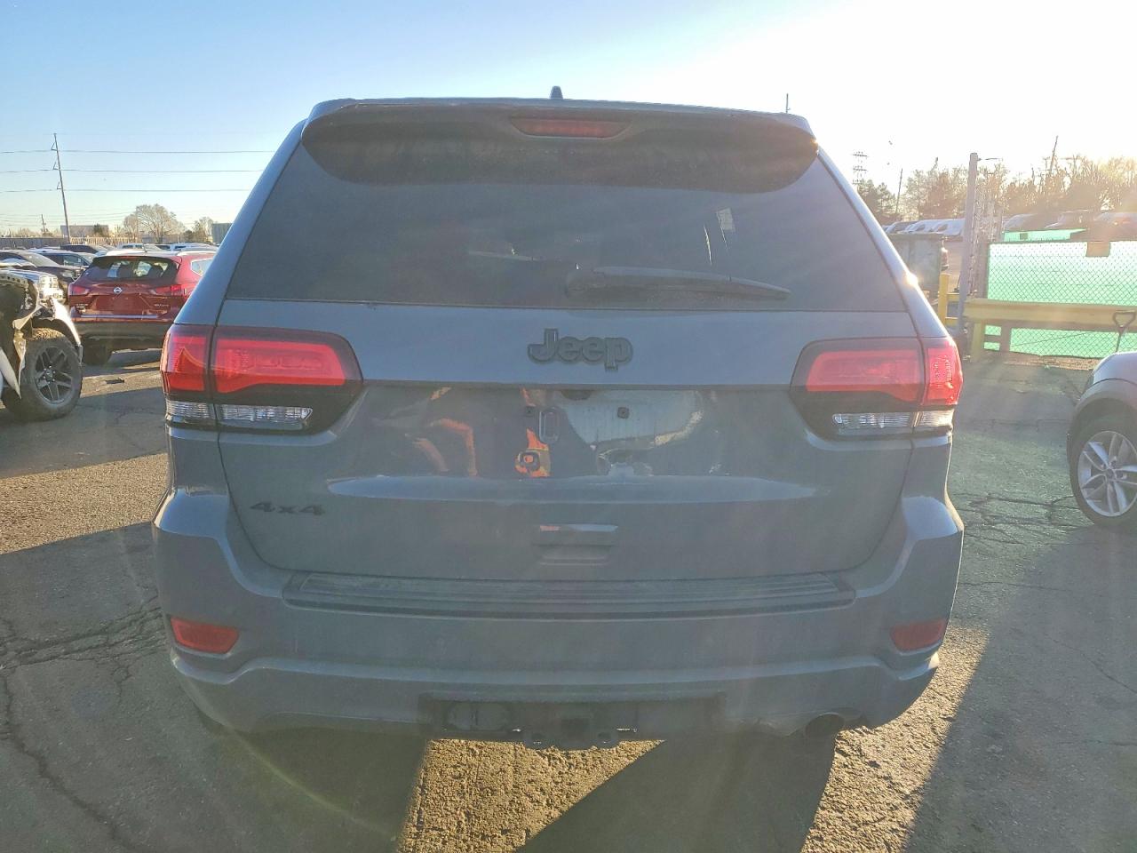 2020 JEEP GRAND CHEROKEE LAREDO photo 6
