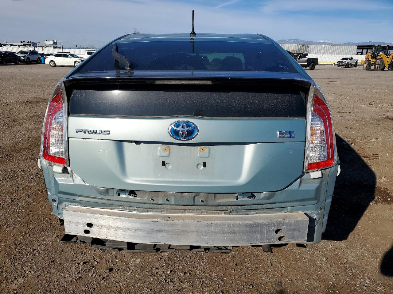 2015 TOYOTA PRIUS photo 6