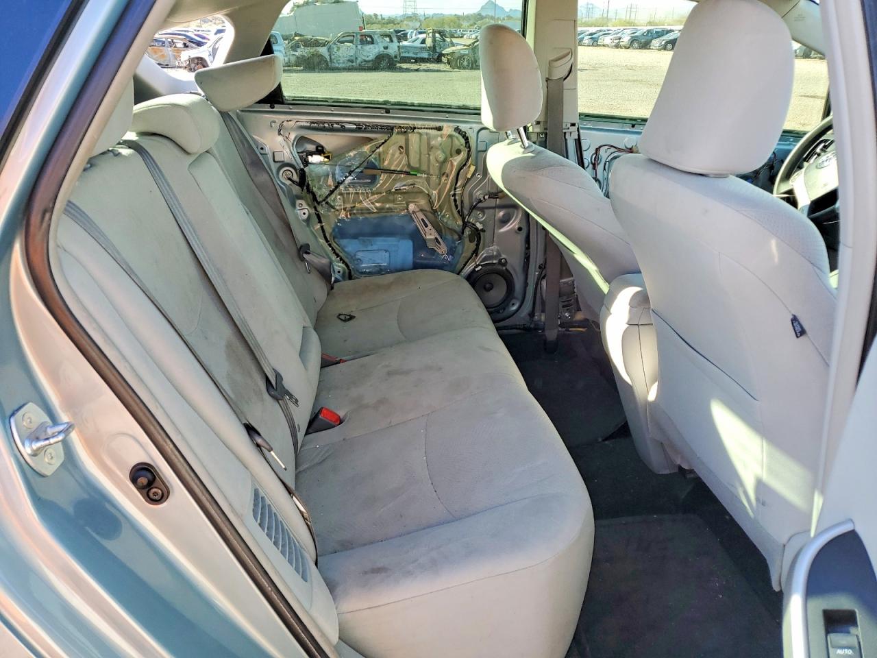 2015 TOYOTA PRIUS photo 10