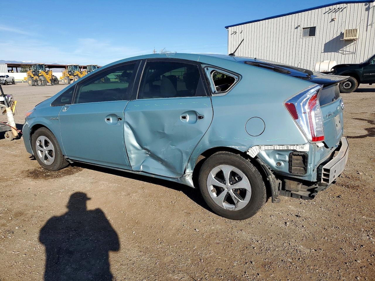 2015 TOYOTA PRIUS photo 2