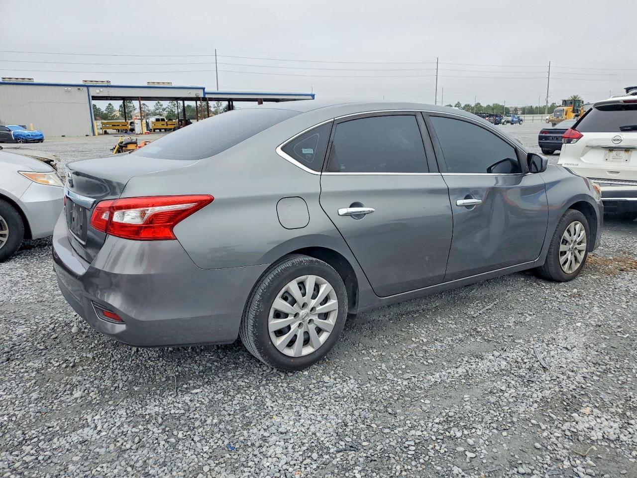 2018 NISSAN SENTRA S photo 3