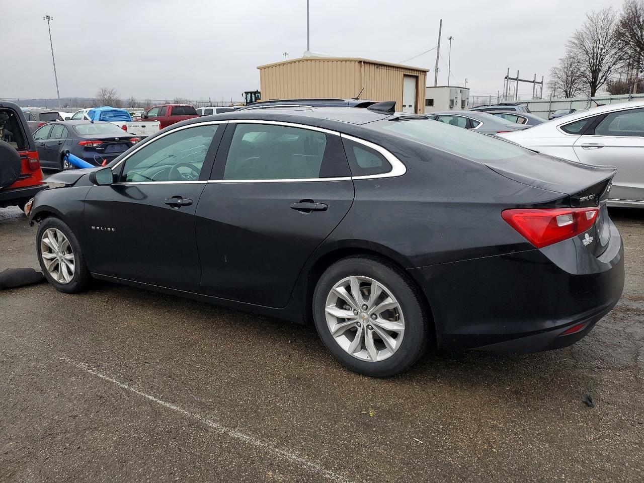 2023 CHEVROLET MALIBU LT photo 3