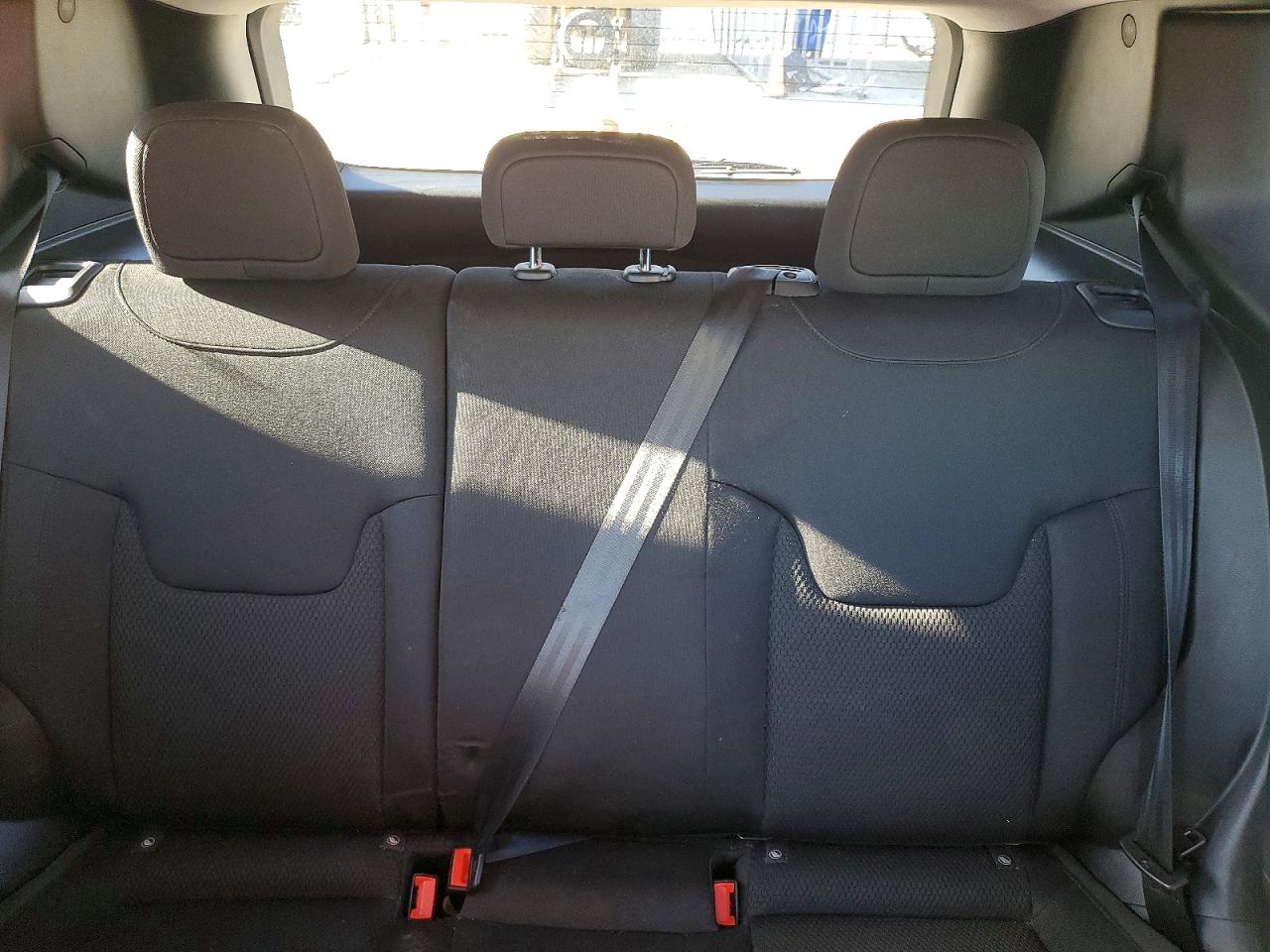 2019 JEEP RENEGADE LATITUDE photo 10