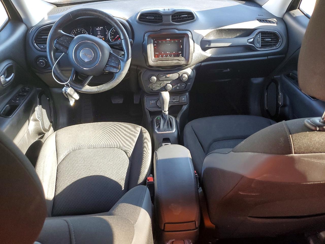 2019 JEEP RENEGADE LATITUDE photo 8