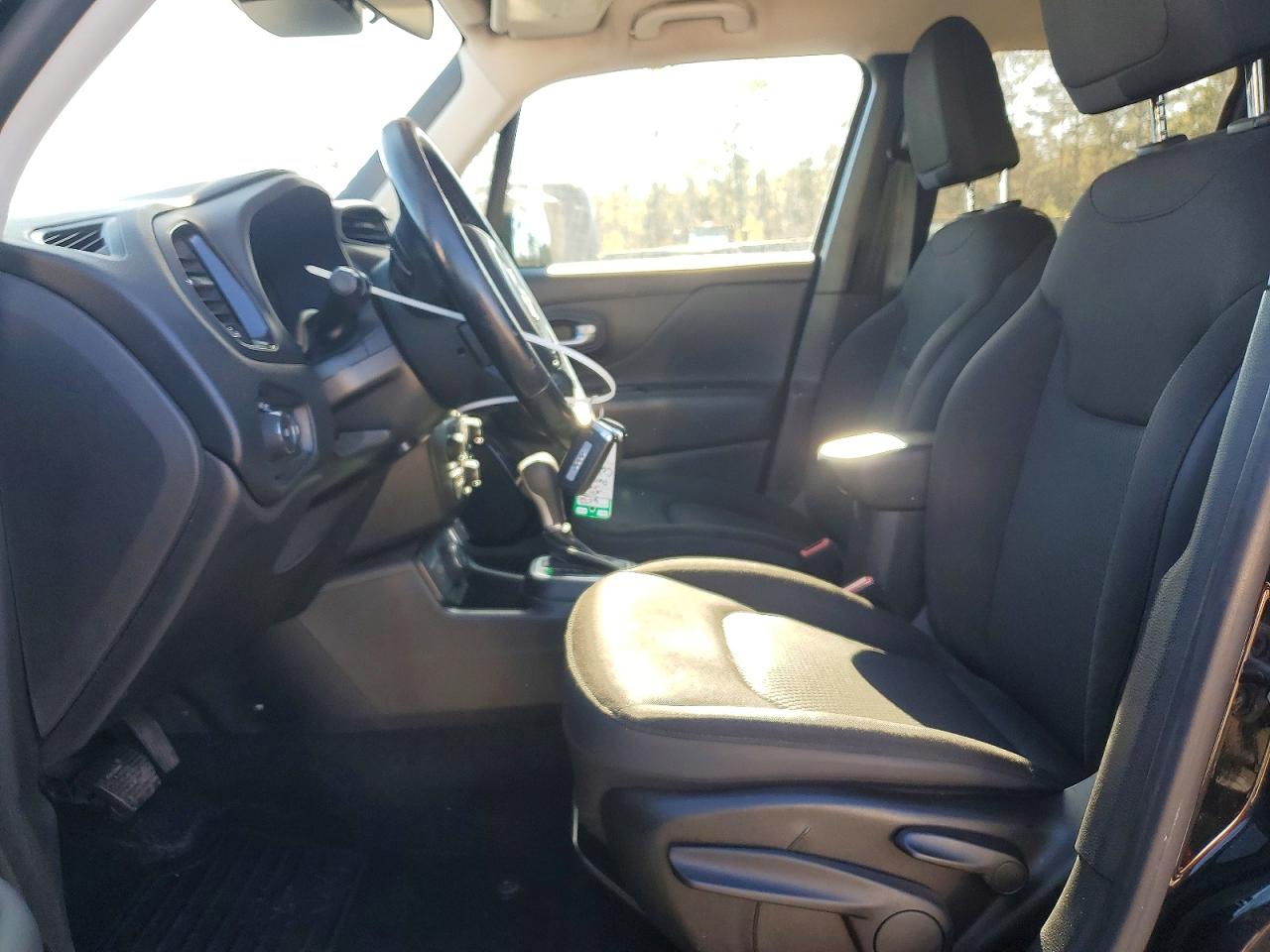 2019 JEEP RENEGADE LATITUDE photo 7