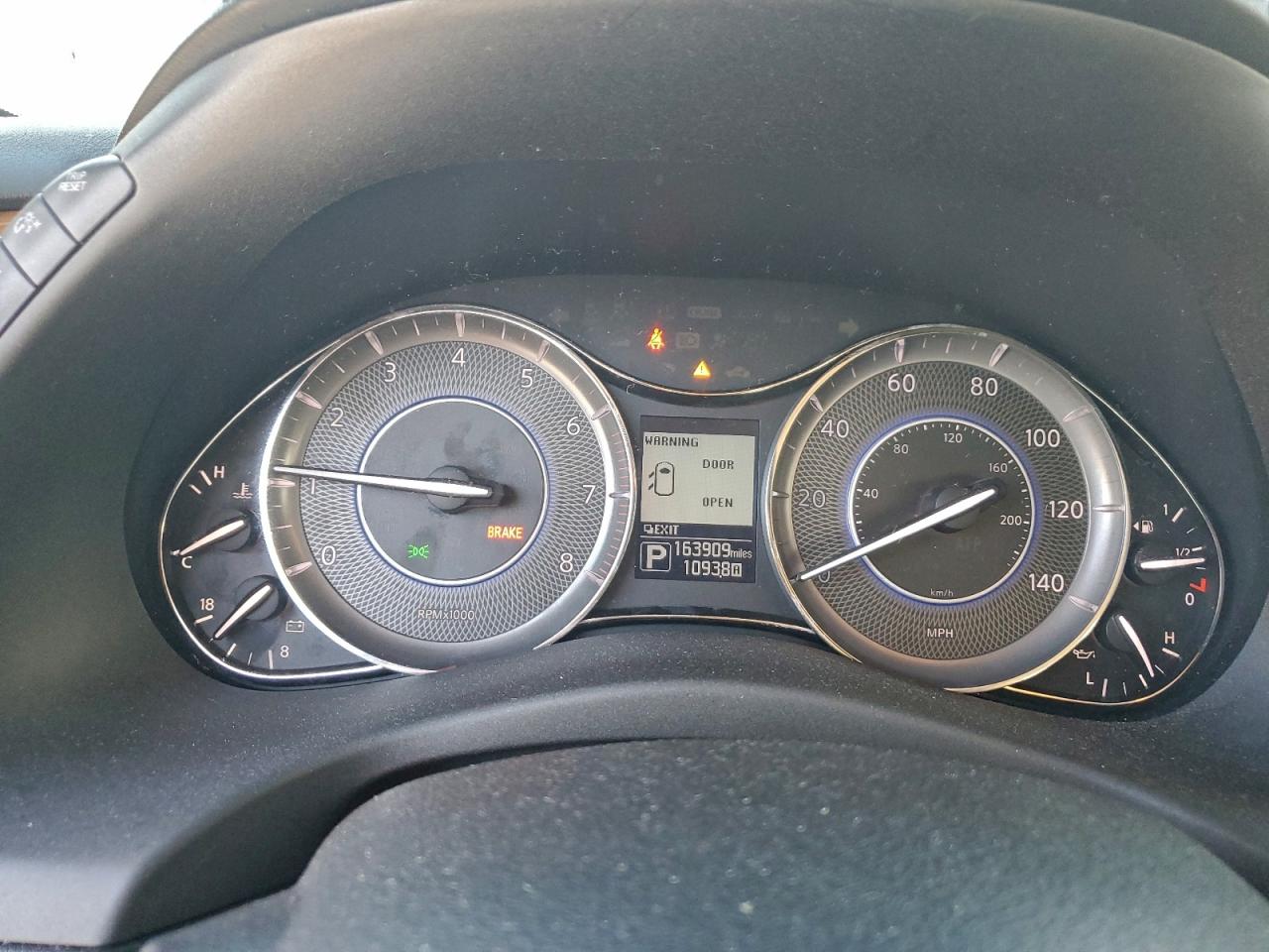 2013 INFINITI QX56 photo 9